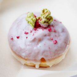 Doughboys - MATCHA POP - raspberry creme, white chocolate & matcha popcorn