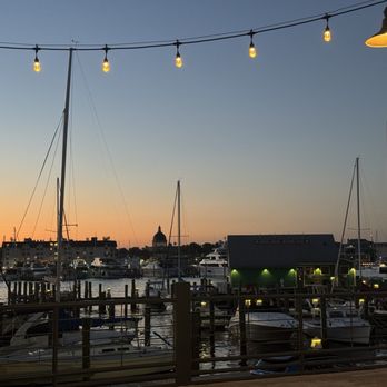 Carrol's Creek Cafe - Seafood Near Me - Annapolis, Maryland Carrol's Creek Cafe - Seafood Near Me - Annapolis, Maryland