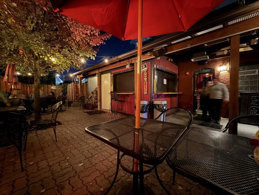 Porco Lounge & Tiki Room by null