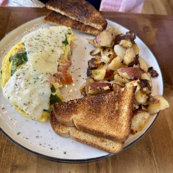 Home Kitchen - Western Omelette - Breakfast & Brunch Near Me - Round Rock, Texas Home Kitchen - Western Omelette - Breakfast & Brunch Near Me - Round Rock, Texas
