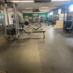 Dorchester County Family YMCA - Free weight room