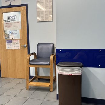 Hudson Valley Bone & Joint Surgeons - Part of the waiting room - Orthopedists Near Me - Hawthorne, New York Hudson Valley Bone & Joint Surgeons - Part of the waiting room - Orthopedists Near Me - Hawthorne, New York