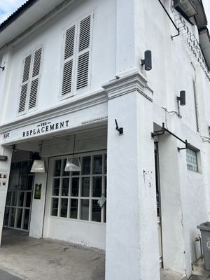 The Replacement - Lodge & Kitchen by null