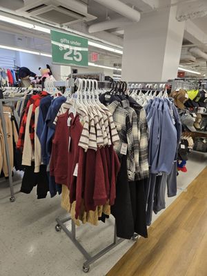 TJ MAXX - Updated January 2026 - 172 Photos & 131 Reviews - 250 W 57th