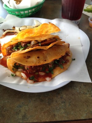 TAQUERIA SANTOS LAGUNA by null