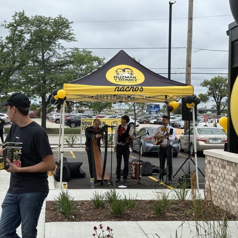 Guzman y Gomez - Mexican Near Me - Des Plaines, Illinois Guzman y Gomez - Mexican Near Me - Des Plaines, Illinois