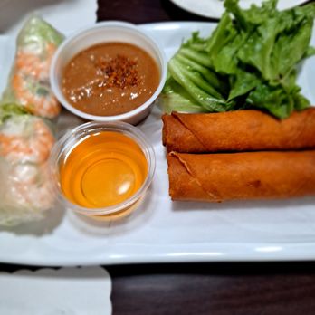 Pho 22 - Shrimp spring rolls and egg rolls - Vietnamese Near Me - Northridge, California Pho 22 - Shrimp spring rolls and egg rolls - Vietnamese Near Me - Northridge, California