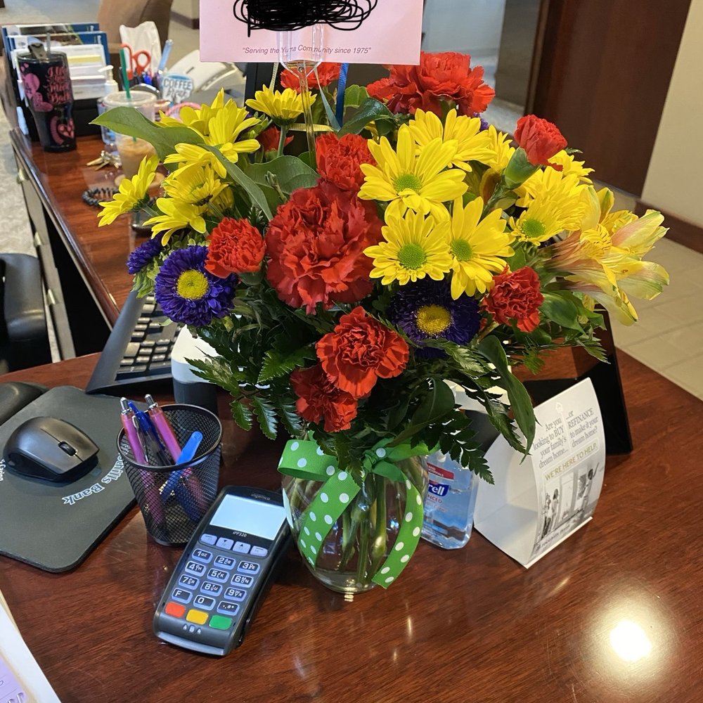 The Flower Mine - What my coworker received. Huge let down. Very few flowers. Not worth the price. - Florists Near Me - Yuma, Arizona The Flower Mine - What my coworker received. Huge let down. Very few flowers. Not worth the price. - Florists Near Me - Yuma, Arizona