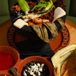 El Barrio Cantina - Molcajete