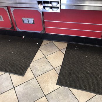 Hardee's - Dirty - Fast Food Near Me - Walterboro, South Carolina