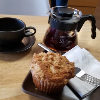 Comet Coffee & Microbakery - Barundi and muffin - Coffee & Tea Near Me - Saint Louis, Missouri