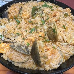 Riverside BBQ - Seafood rice with clams, shrimp, mussels, and scallops. Sooooo good!