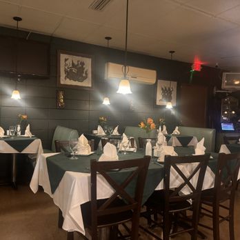 Jutamas Thai Restaurant - Dining area - Thai Near Me - Hattiesburg, Mississippi