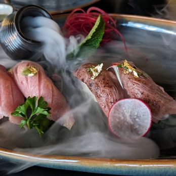 Oiza - Toro & A5 wagyu nigiri - Sushi Bars Near Me - Fresno, California