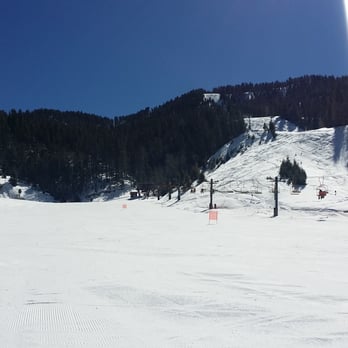 Red River Ski & Summer Area - Middle of the day on a February Tuesday......so crowded! - Ski Resorts Near Me - Red River, New Mexico Red River Ski & Summer Area - Middle of the day on a February Tuesday......so crowded! - Ski Resorts Near Me - Red River, New Mexico