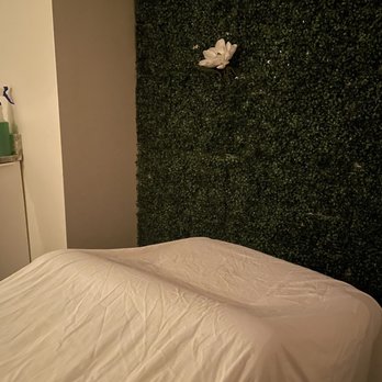 Spa Logic - Massage room - Hair Salons Near Me - Washington, DC, District of Columbia