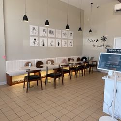 Moge Tee - Interior