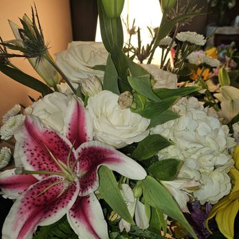 Flowers & Chocolate - Gorgeous - Florists Near Me - Howell, New Jersey Flowers & Chocolate - Gorgeous - Florists Near Me - Howell, New Jersey
