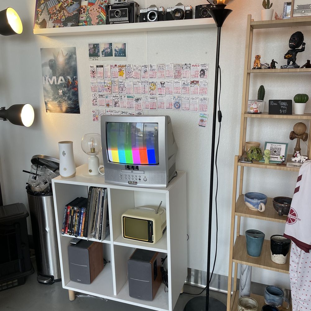 Hoji - Interior - Bubble Tea Near Me - Redlands, California Hoji - Interior - Bubble Tea Near Me - Redlands, California