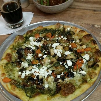 Moku Kitchen - Grilled veggie pizza - Cocktail Bars Near Me - Honolulu, Hawaii