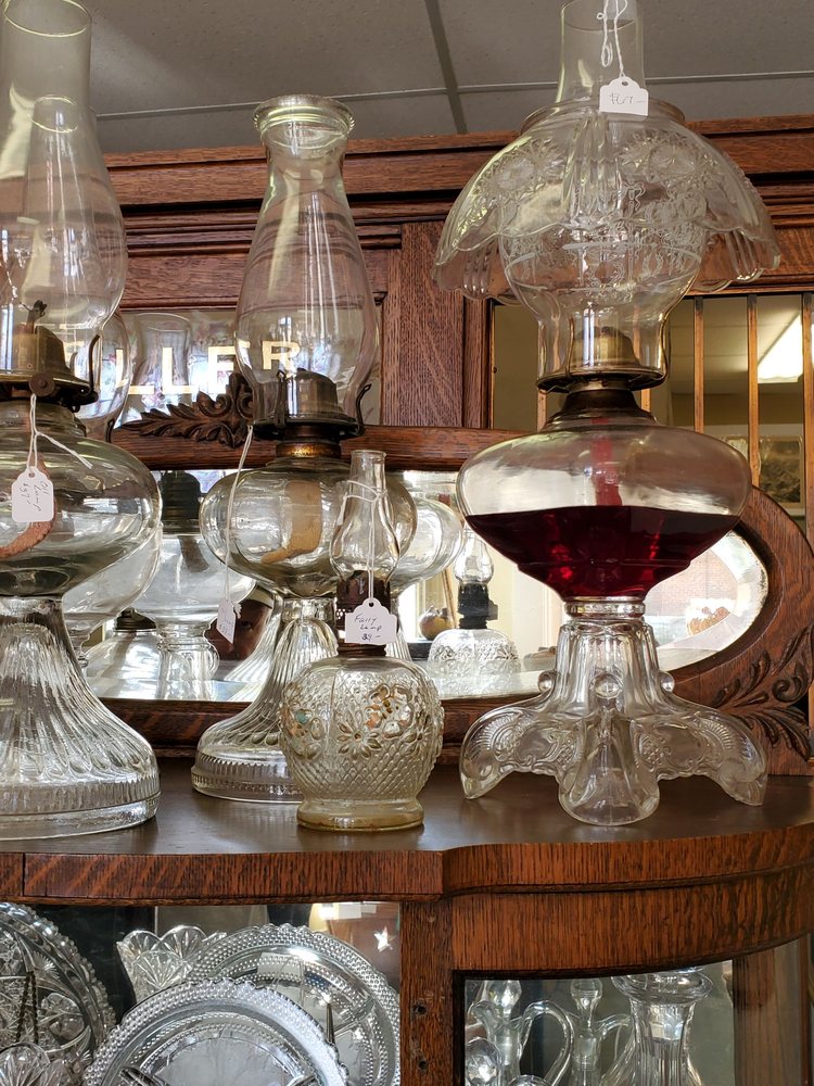 CARRIAGE HOUSE ANTIQUES Updated August 2024 24 Photos 22159 Main