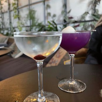 Harriet's Rooftop - Purple Haze Clearwater Cosmo - Cocktail Bars Near Me - Nashville, Tennessee