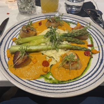Aura Modern Mediterranean - Scallops and asparagus with whipped potatoes - Mediterranean Near Me - Camp Hill, Pennsylvania Aura Modern Mediterranean - Scallops and asparagus with whipped potatoes - Mediterranean Near Me - Camp Hill, Pennsylvania