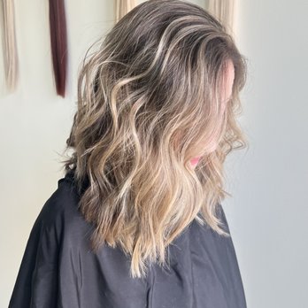Christy Richardson - Lob + dimensional highlight, Natural looking lived in root. - Hair Stylists Near Me - Roseville, California Christy Richardson - Lob + dimensional highlight, Natural looking lived in root. - Hair Stylists Near Me - Roseville, California