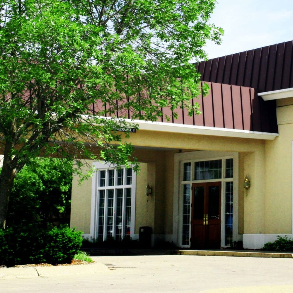 Quality Inn & Suites - Hotels Near Me - Fairfield, Iowa Quality Inn & Suites - Hotels Near Me - Fairfield, Iowa
