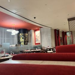 Xin Tian Di - Room and seating