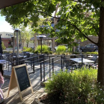 Camper - Outdoor patio - New American Near Me - Menlo Park, California