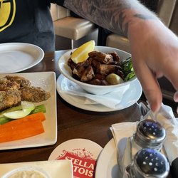 Mad Rose Pub - Salt and Pepper wings and dry ribs