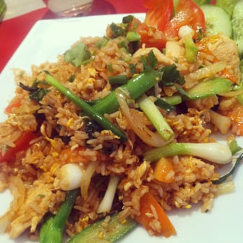 Thai at Home - Riz Sauté poulet - Thai Near Me - Paris, 75 Thai at Home - Riz Sauté poulet - Thai Near Me - Paris, 75