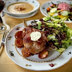 WALDHAUS - Veal chop, potato-onion, soup, and salad