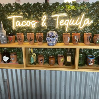 Fabos Tacos - Neon sign - Tacos Near Me - Beaverton, Oregon