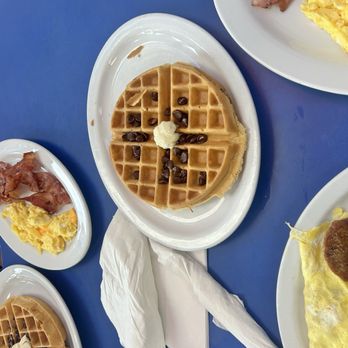 Bob & Edith's Diner - Springfield - Chocolate Chip Waffle - American Near Me - Springfield, Virginia