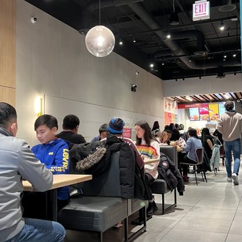 Jollibee - Fast Food Near Me - Chicago, Illinois Jollibee - Fast Food Near Me - Chicago, Illinois