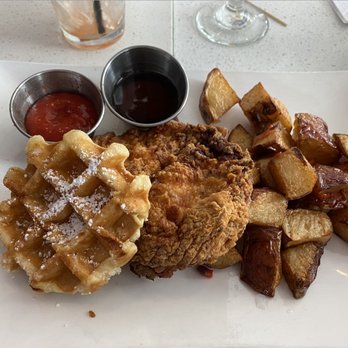 Kit Kat Club - Chicken and Waffles - Lounges Near Me - Chicago, Illinois Kit Kat Club - Chicken and Waffles - Lounges Near Me - Chicago, Illinois