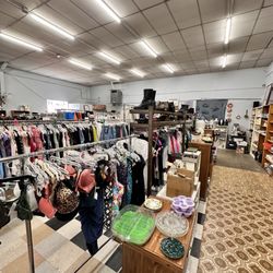 Sierra Hospice Thrift Store - Clothes and dishes
