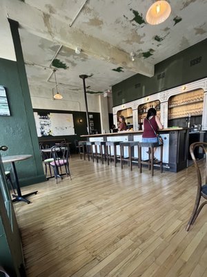 Dutch Bar by null