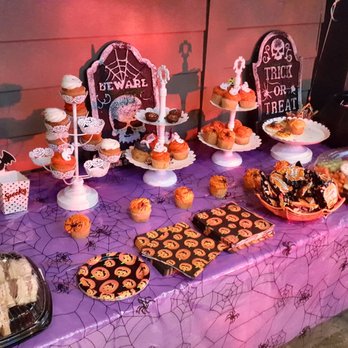 City Putt - Our finger food and sweets they provided during their Halloween special deals. - Mini Golf Near Me - New Orleans, Louisiana City Putt - Our finger food and sweets they provided during their Halloween special deals. - Mini Golf Near Me - New Orleans, Louisiana