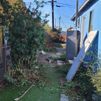 Gorilla Junk Services - Landscaping clean out - Junk Removal & Hauling Near Me - Long Beach, California Gorilla Junk Services - Landscaping clean out - Junk Removal & Hauling Near Me - Long Beach, California