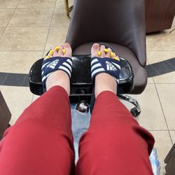 Deluxe Nails & Spa