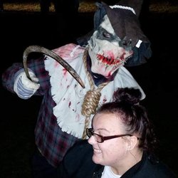 Circle of Ash Haunted Attraction - One scary actor