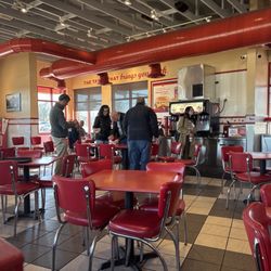 Freddy's Frozen Custard & Steakburgers - Seating area.