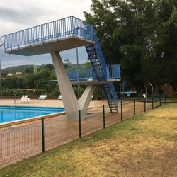 Piscine Viton - APT (84 - Vaucluse, France) - Piscine de Viton - Les plongeoirs