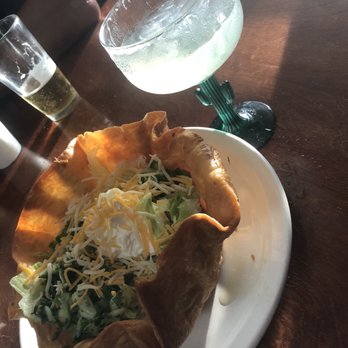 Alejandro's Mexican Restaurant - Chicken taco salad - Mexican Near Me - Brooksville, Florida