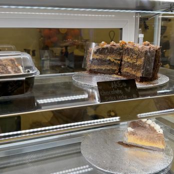 Lima Bakery - Allí está la torta de chocolate!!! - Sandwiches Near Me - Doral, Florida