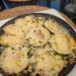 Restobar Bahia Corsarios - Machas a Parmesana (Mix of clams and oysters)