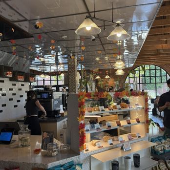 Dripp - Interior - Coffee & Tea Near Me - Fullerton, California